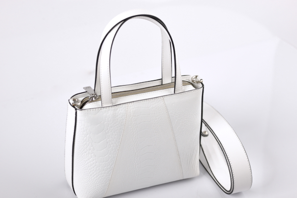 Lily - Image 4
